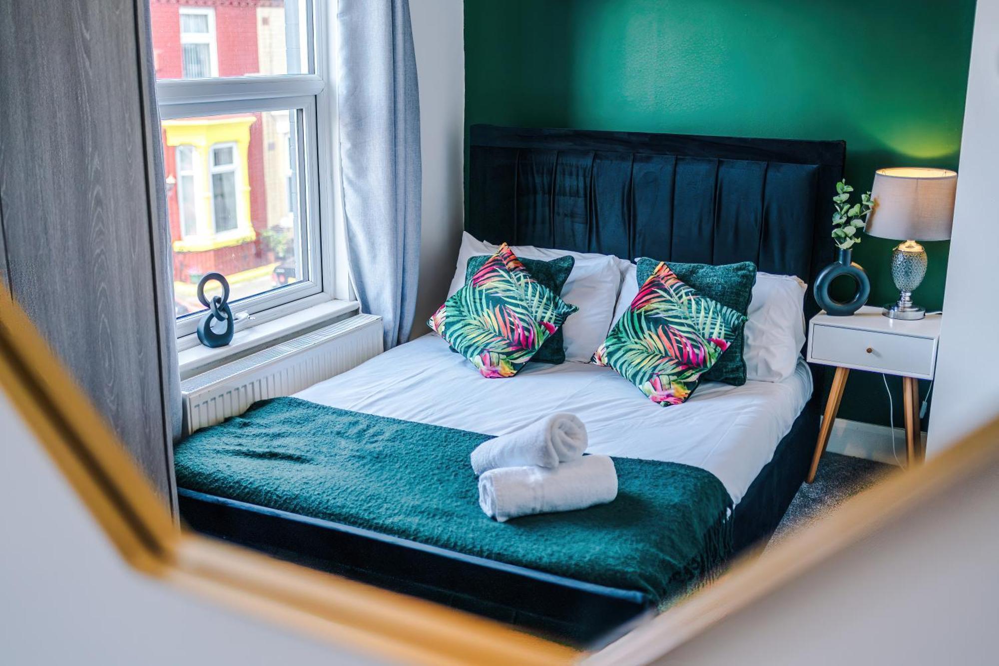 Strathcona House - Air Host & - 3 Bedroom - 3 Bathroom Holiday home *