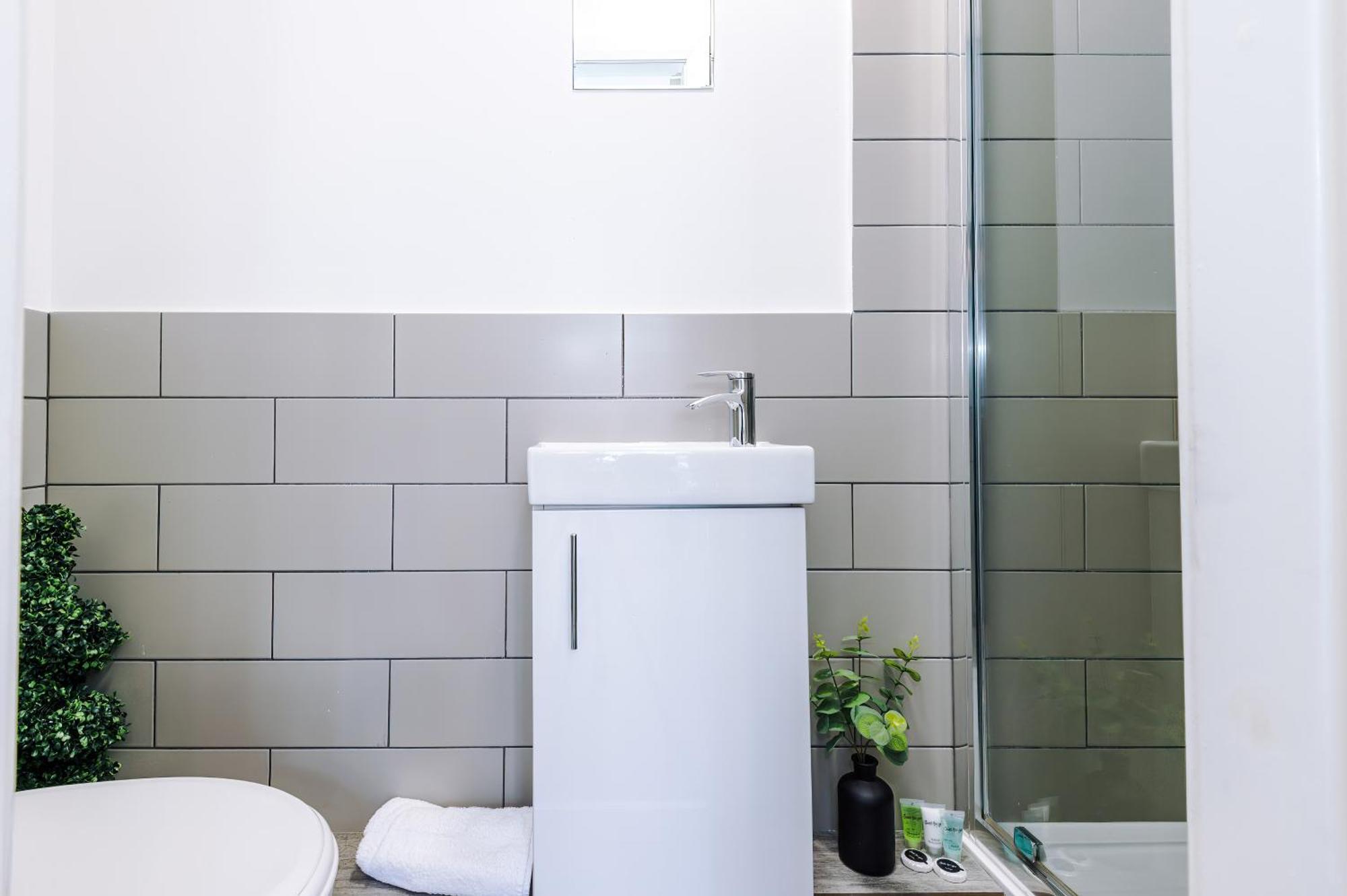 Strathcona House - Air Host & - 3 Bedroom - 3 Bathroom Liverpool