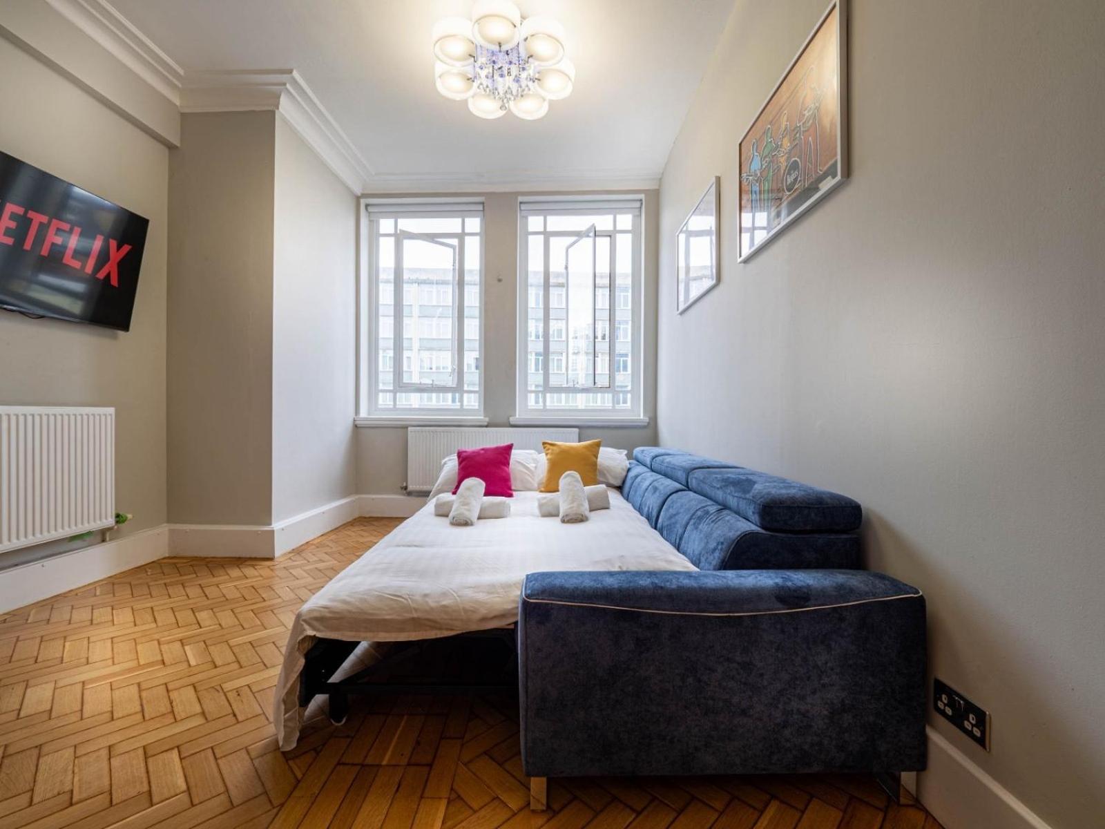 Apartment Luxliv Fenwick - - 6 People Liverpool