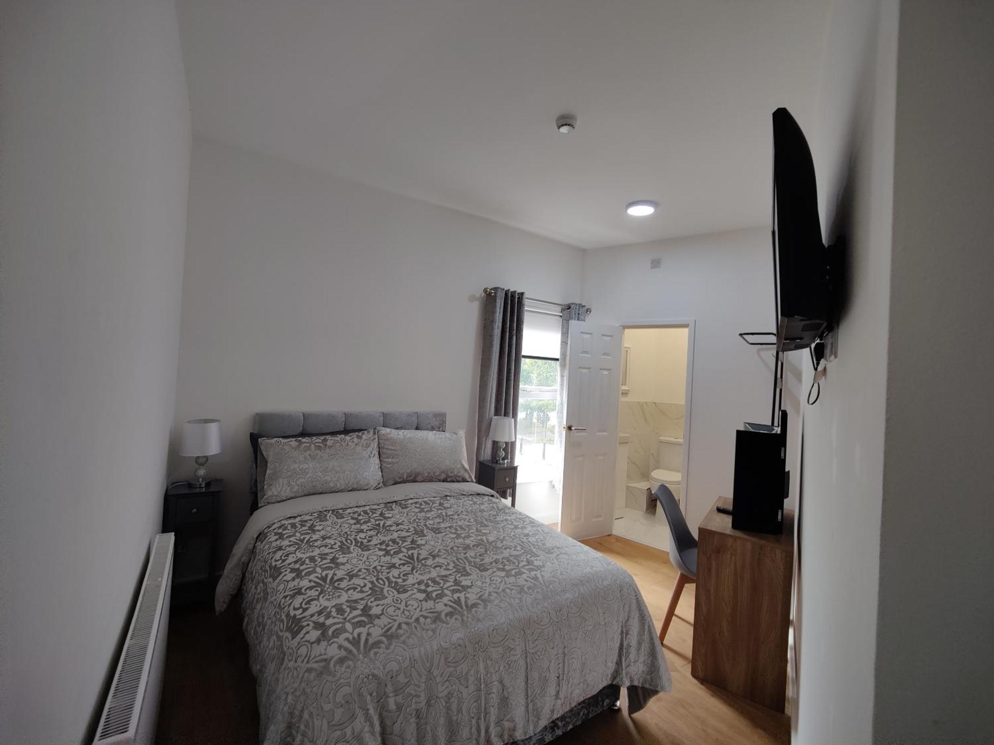 - Hall Lane Opp The Royal Hospital Close To City Centre * Liverpool