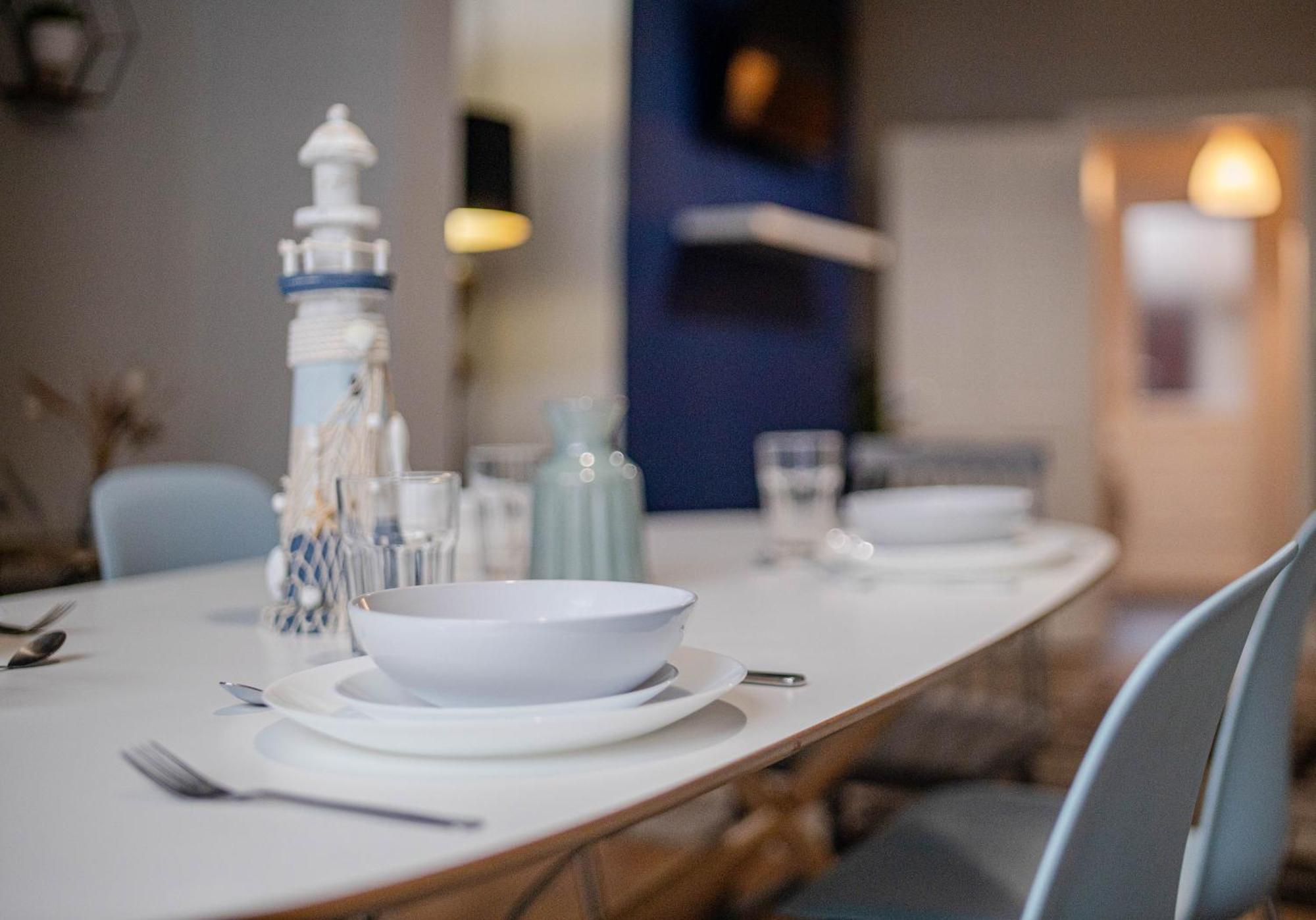The Shamrock Stadium Side Retreat - Spacious House - Free Parking * Liverpool