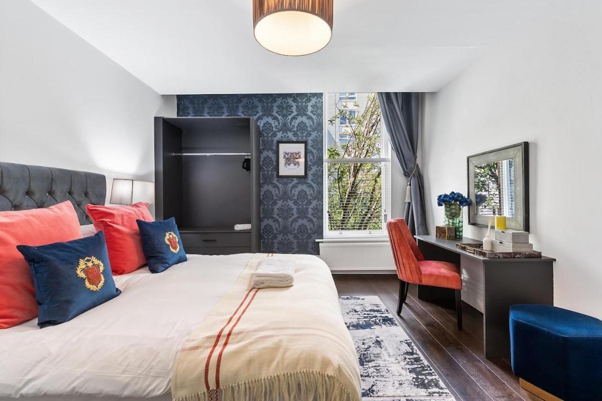 Rare Find - Gated 2 Bed Apt, Close To Parks, Secure Carpark Sleeps 4 Apartment
