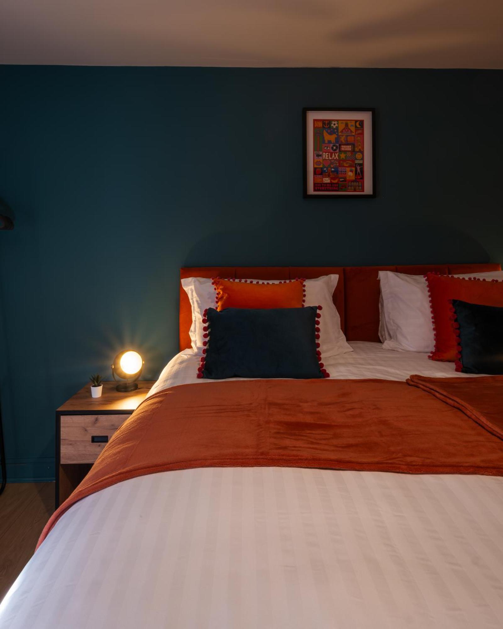 Centre Two Bedroom In The Heart Of