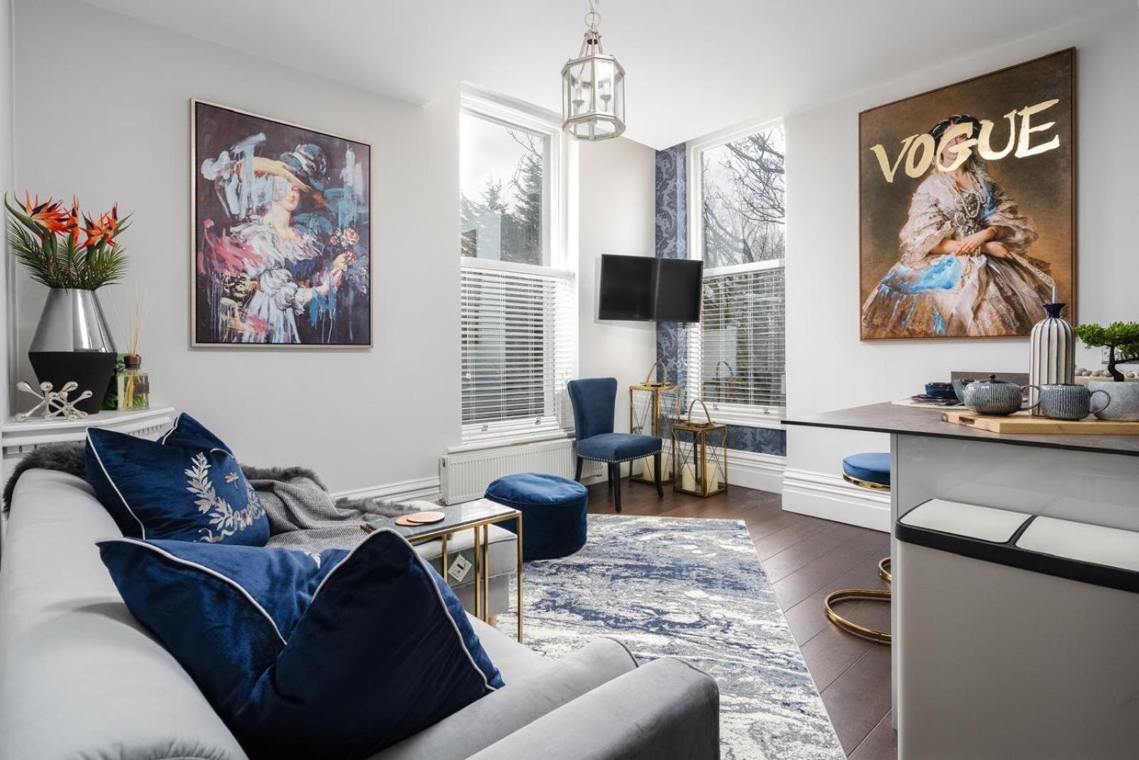 Rare Find - Gated 2 Bed Apt, Close To Parks, Secure Carpark Sleeps 4 Apartment