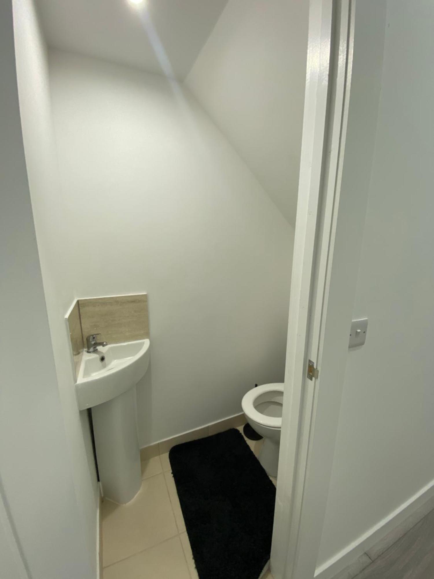 Apartment Cozy 4 Bedroom House In The Heart Of *