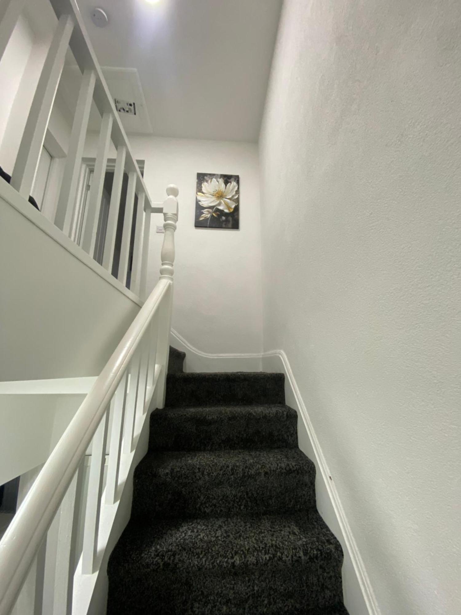 Cozy 4 Bedroom House In The Heart Of Apartment