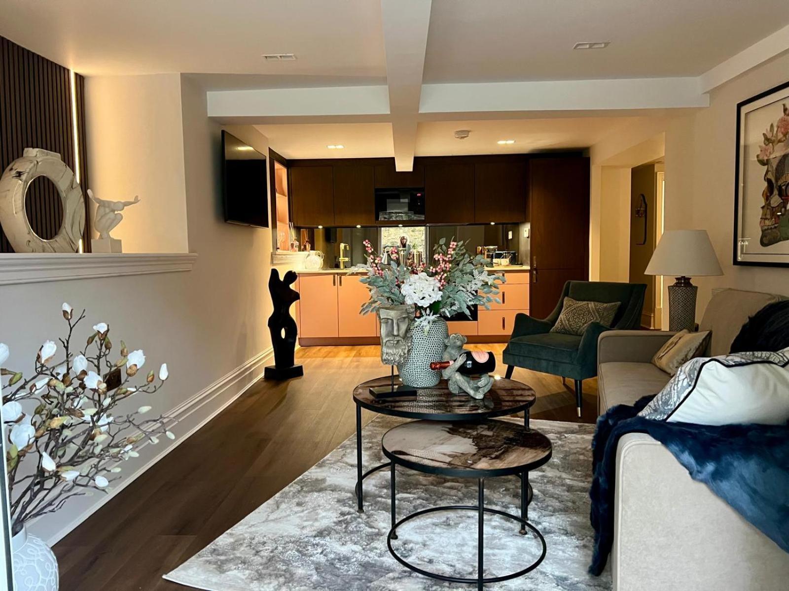 Apartment Beautiful One Bed In Sleeps 4 *