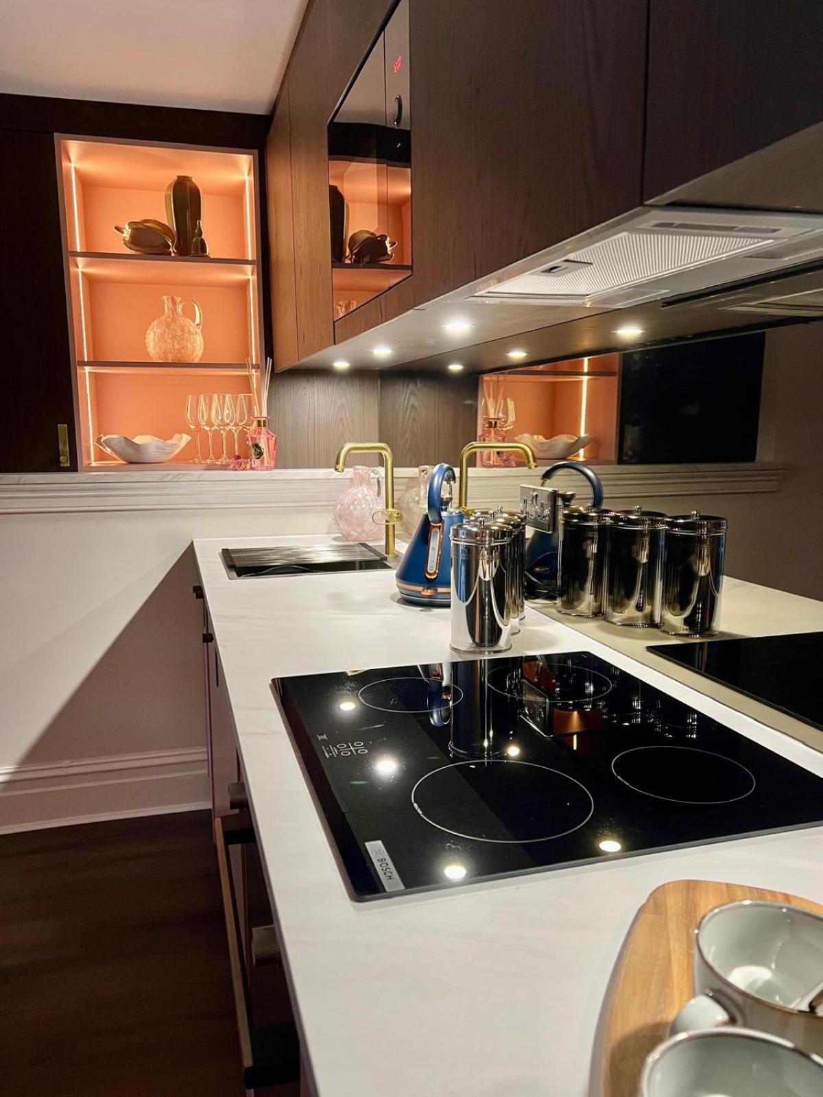 Beautiful One Bed In Sleeps 4