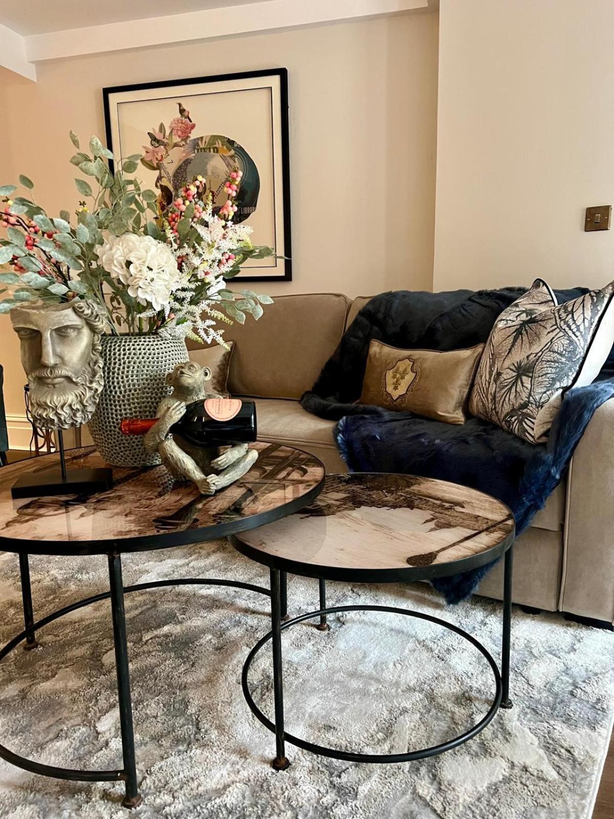 Apartment Beautiful One Bed In Sleeps 4 *