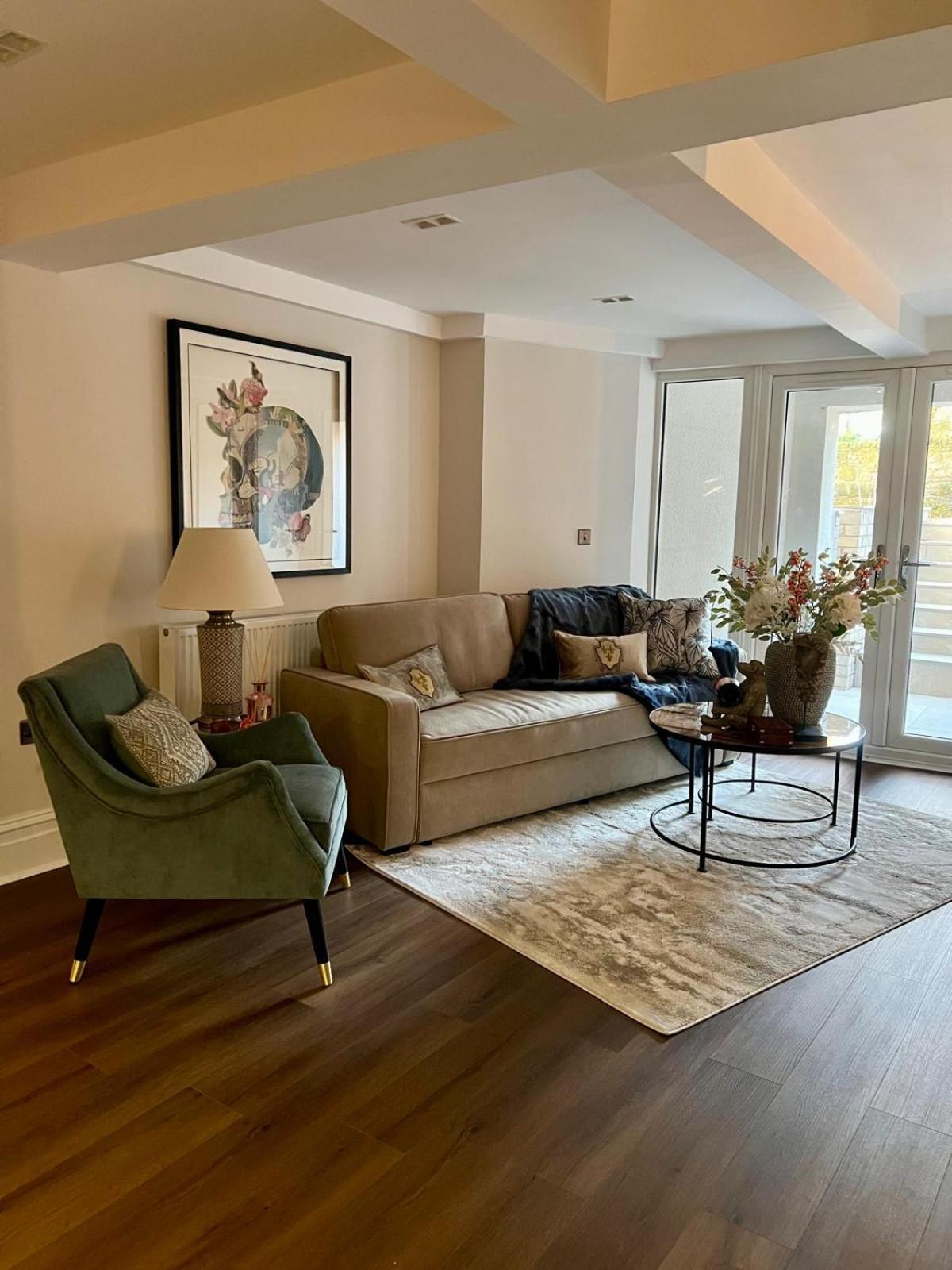Beautiful One Bed In Sleeps 4 *