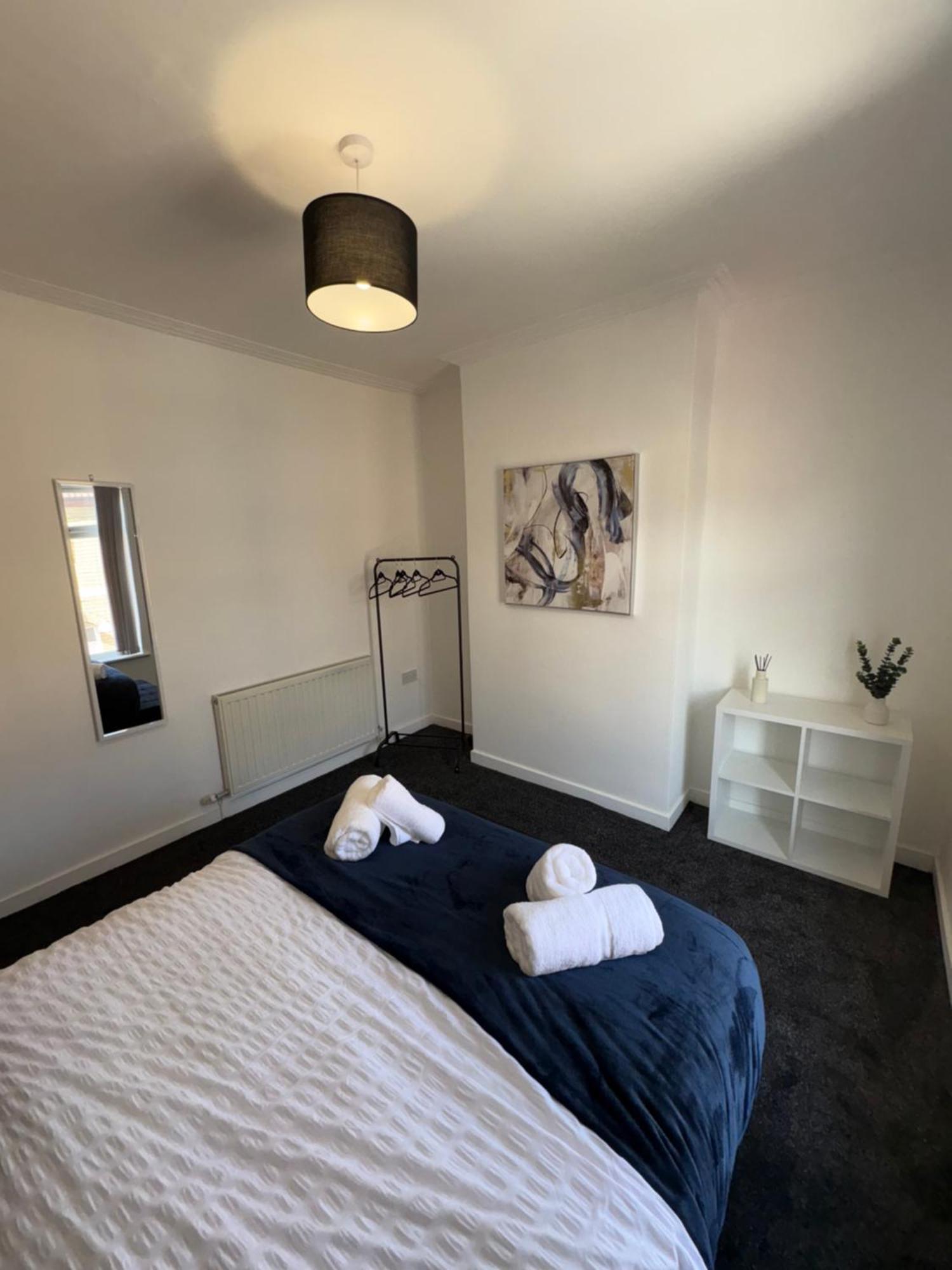 Holiday home Spacious House - Contractors And Groups Welcome! Liverpool