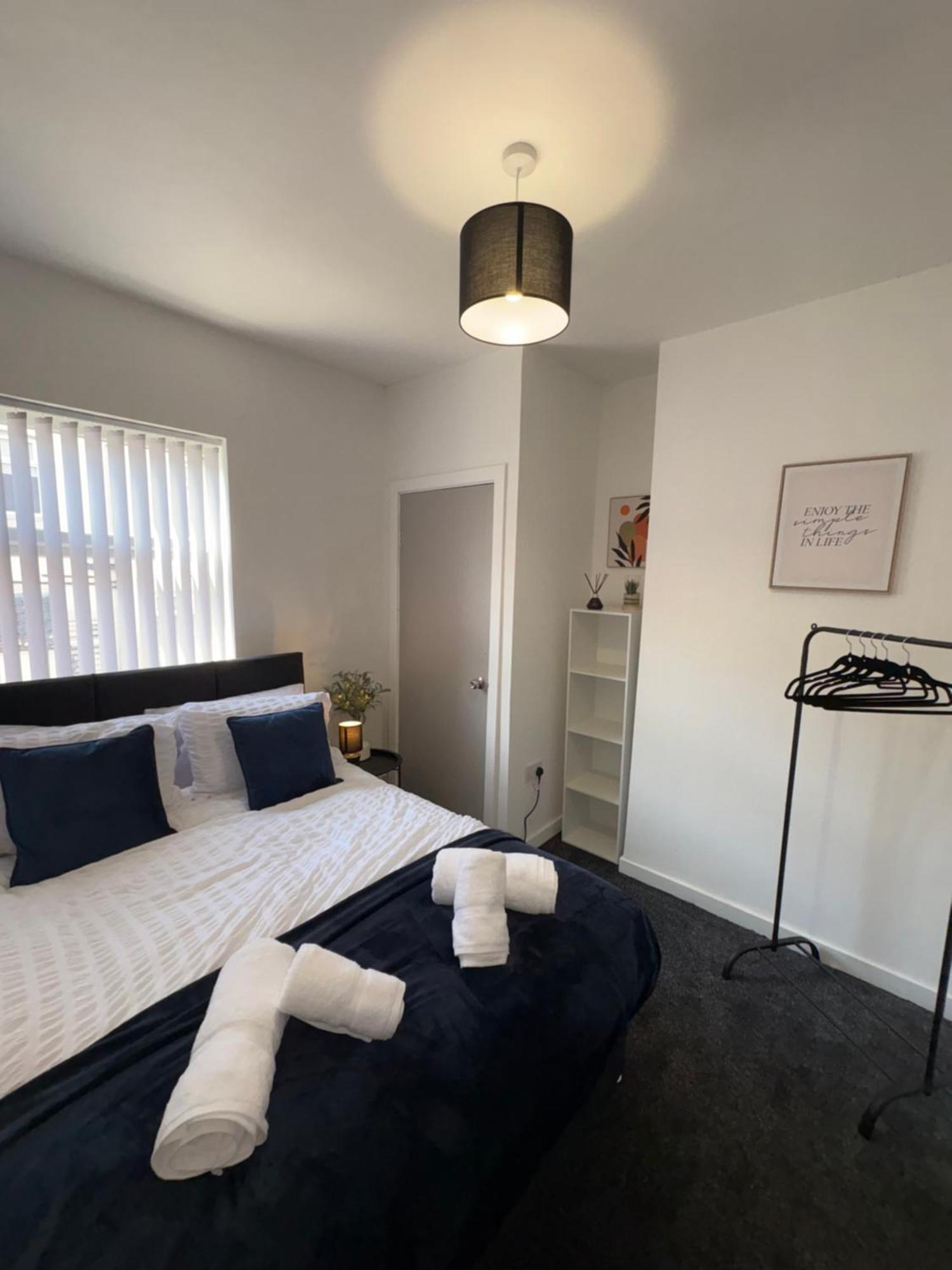 Holiday home Spacious House - Contractors And Groups Welcome! Liverpool