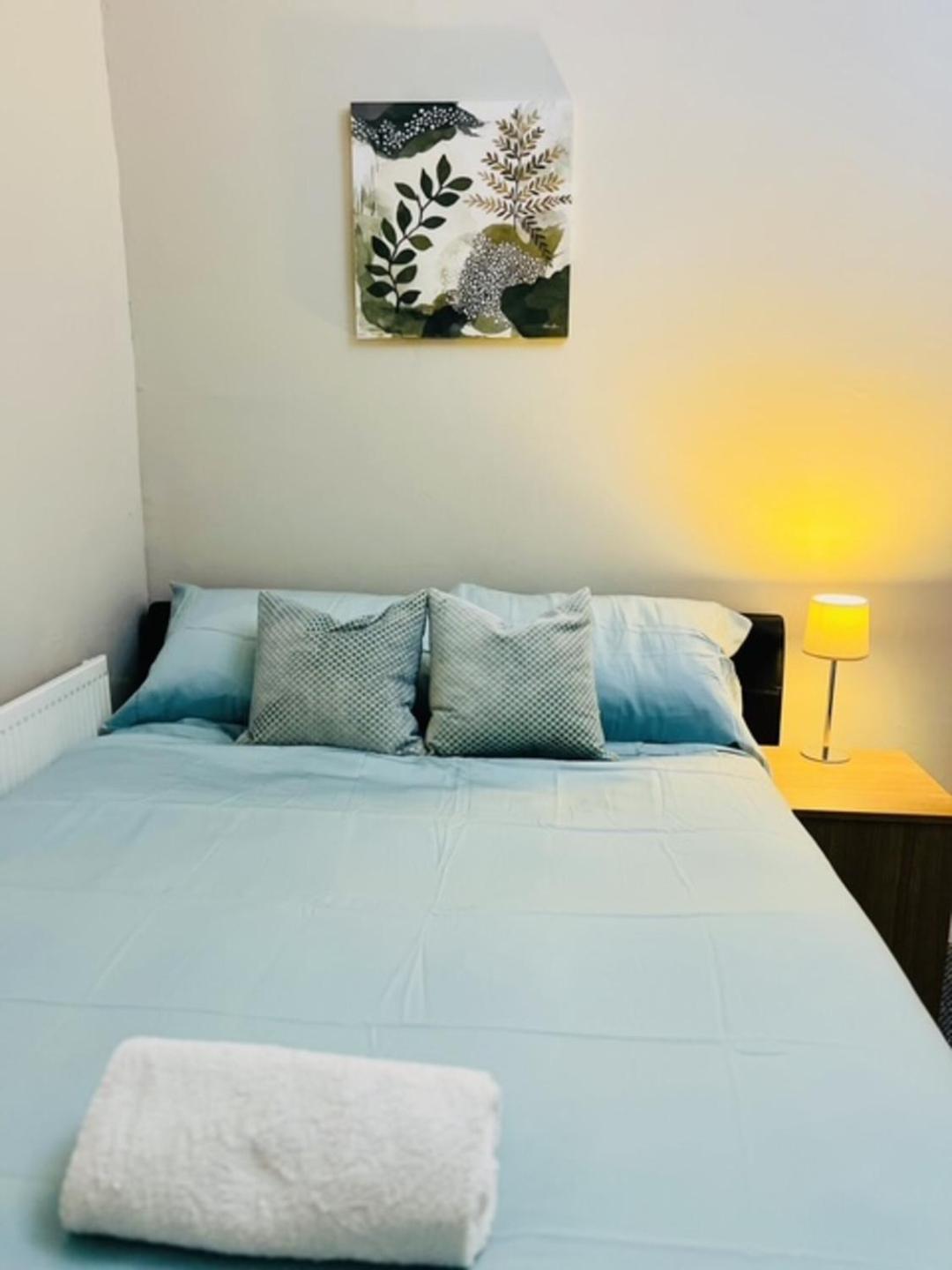 Holiday home Haven: 4bd Stylish Comfort & Access Liverpool