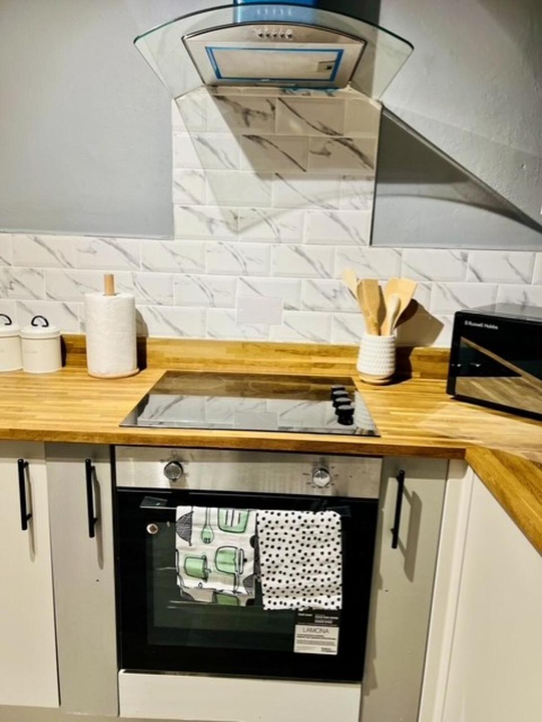 Holiday home Haven: 4bd Stylish Comfort & Access