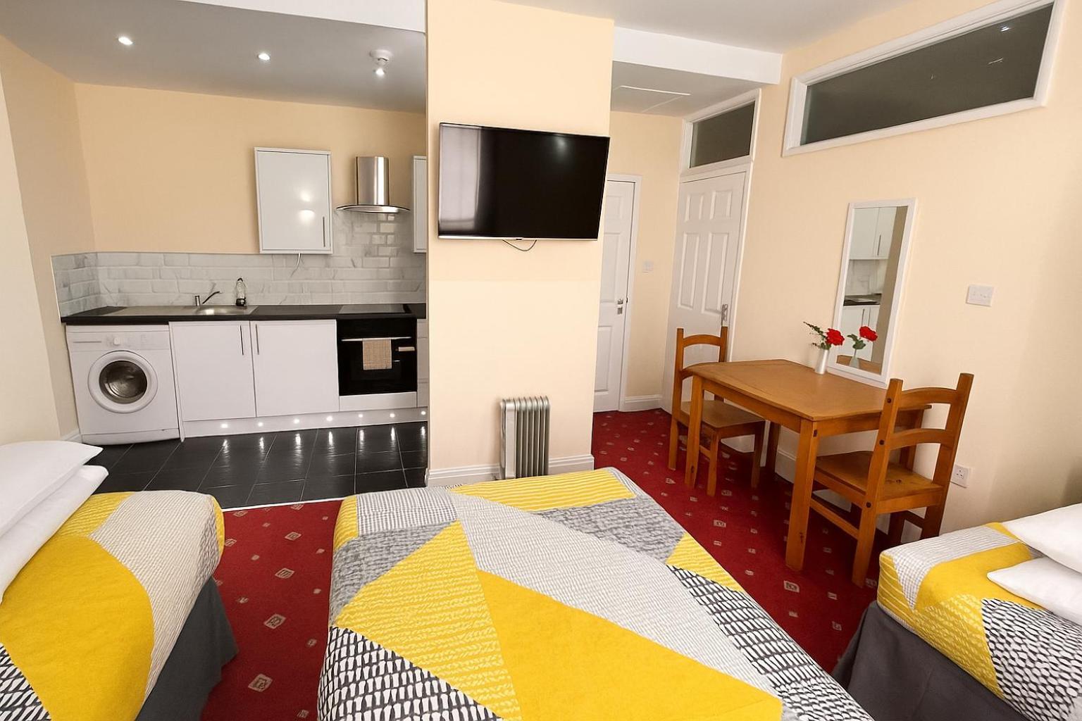 Guest house Castle 86-88 Sheil Rd L6 3af Liverpool