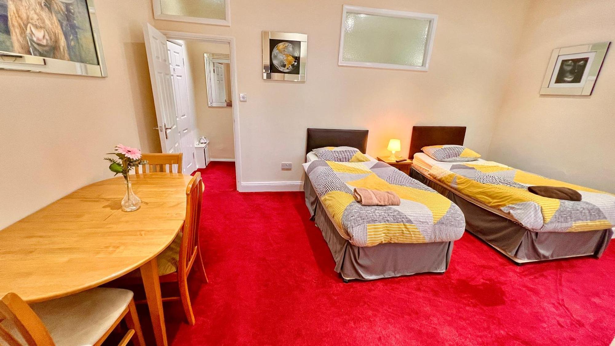 Guest house Castle 86-88 Sheil Rd L6 3af 3*