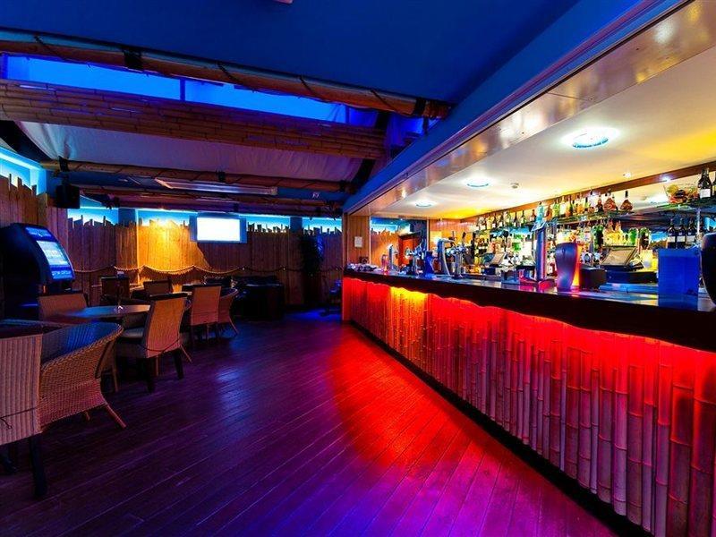 Gladstone Hotel 3*