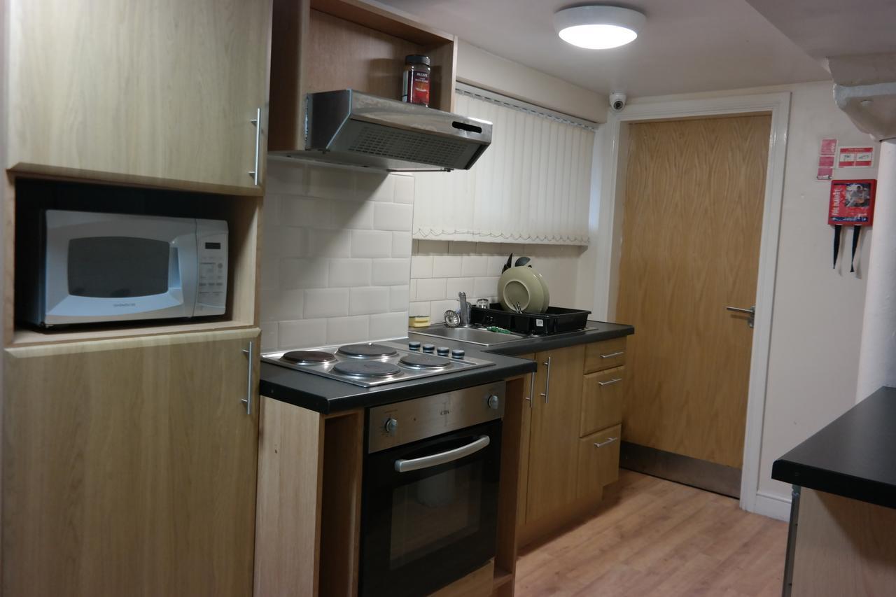 Arena House Hostel *