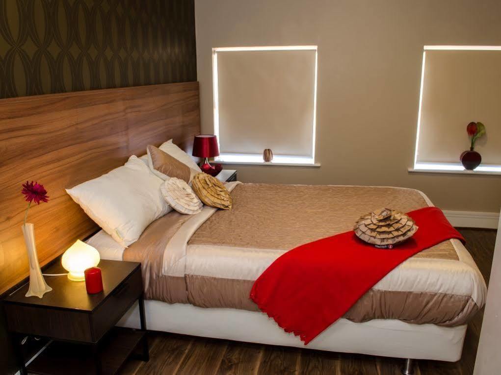 Trivelles 3* Liverpool