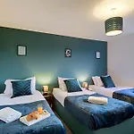 Air Host And Stay - Young House One Apartment - 2 Bedroom Sleeps 5