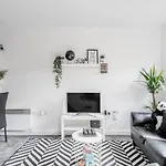 Air Host And Stay - Argyle Apartment Sleeps 4 City Centre