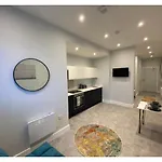 Kempston Suites Liverpool Apartment 5