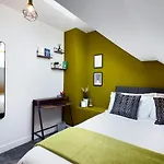 Large, Stylish Maisonette In Liverpool, Opposite Sefton Park