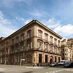 Duplex 2-Bedroom Apartment In Liverpool Centre
