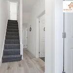 New Immaculate 5Bed - Parking - City Links - 5 By Hinkley Homes Short Lets & Serviced Accommodation