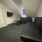Hosted By Ryan - 2 Bedroom Apartment