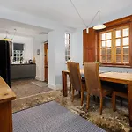 Anfield Cottage - Air Host & Stay - Historic Anfield Experience