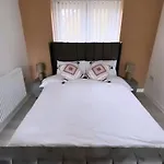 3 Stories, 5 Bedroom House In Prime Location With Balcony And Shared Garden