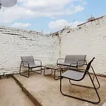 Perfect Modern 4 Bedroom In Liverpool