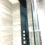 Large Stylish 3 Bedroom City Centre Apartment Free Secure Parking