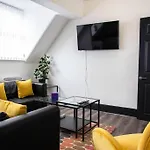 Bootle, Liverpool Trendy 1Bed Ft