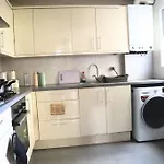 New 6-Bed House Close To Anfield Stadium & City