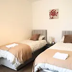 New 6-Bed House Close To Anfield Stadium & City