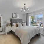 Luxury New Home With Gym & Hot Tub Near Sefton Park & City Centre