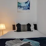 Stay With Alexandra 2 Free Parking - High Speed Free Wifi