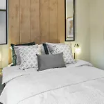Host & Stay - Chic Townhouse By The Docks
