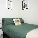 3-Bed Scouse House Near Anfield & Goodison
