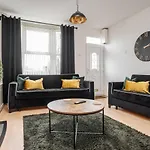 Perfect Football Home Near Lfc Ground