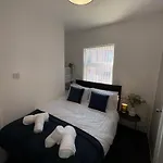 Spacious House - Contractors And Groups Welcome!