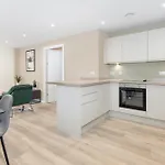 Richmond Apartments - Air Host & Stay