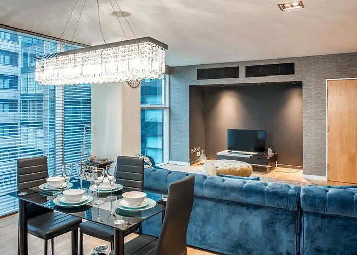 Super Prime City Centre Modern 3 Bed Apartment