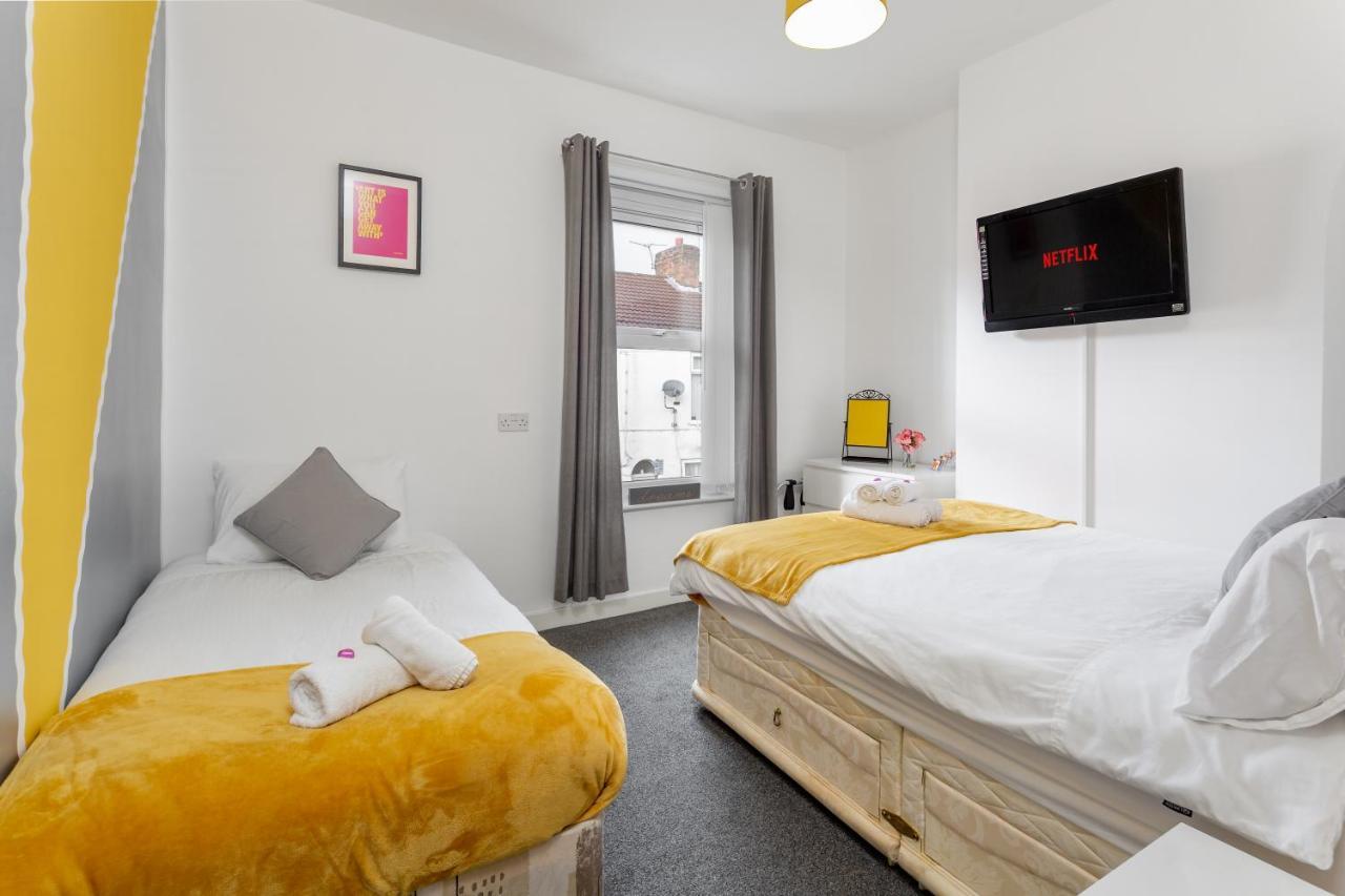 Comfortable Townhouse - Free Parking