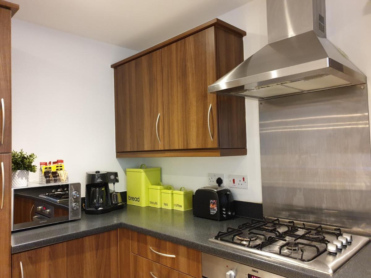 Holiday home Spacious Contractor House For Large Groups - Private Parking By Short Liverpool