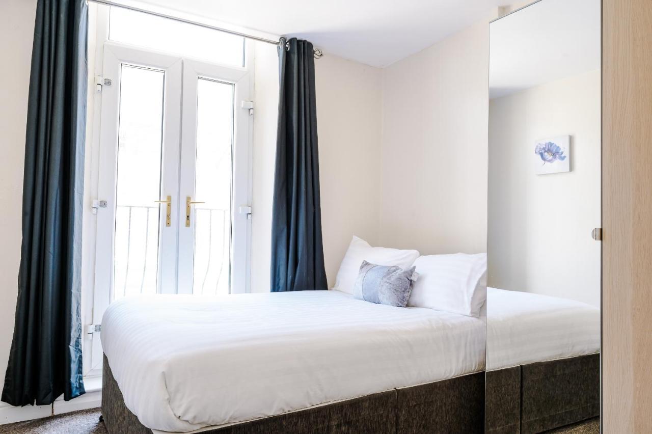 City Centre - Spacious Duplex - 6 Bedrooms - Sleeps 14 People Apartment