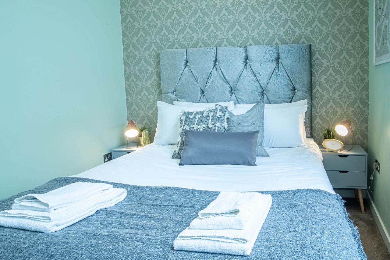 Apartment Luxe Near Albert Docks - 3 Graces - One - Business, Contract & Corporate Ready *