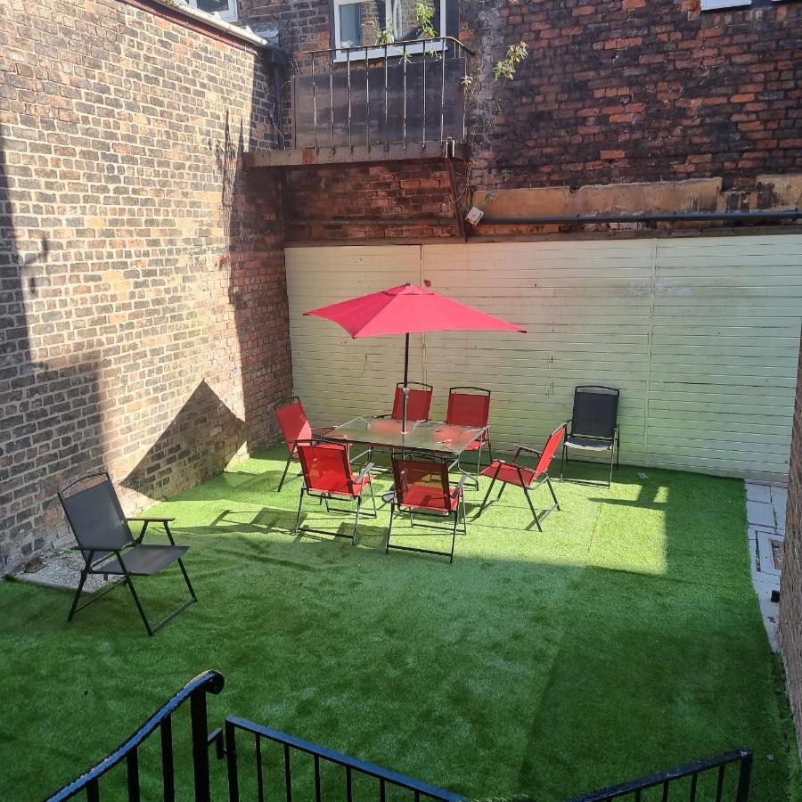 Beautiful 11-bed House In Holiday home Liverpool
